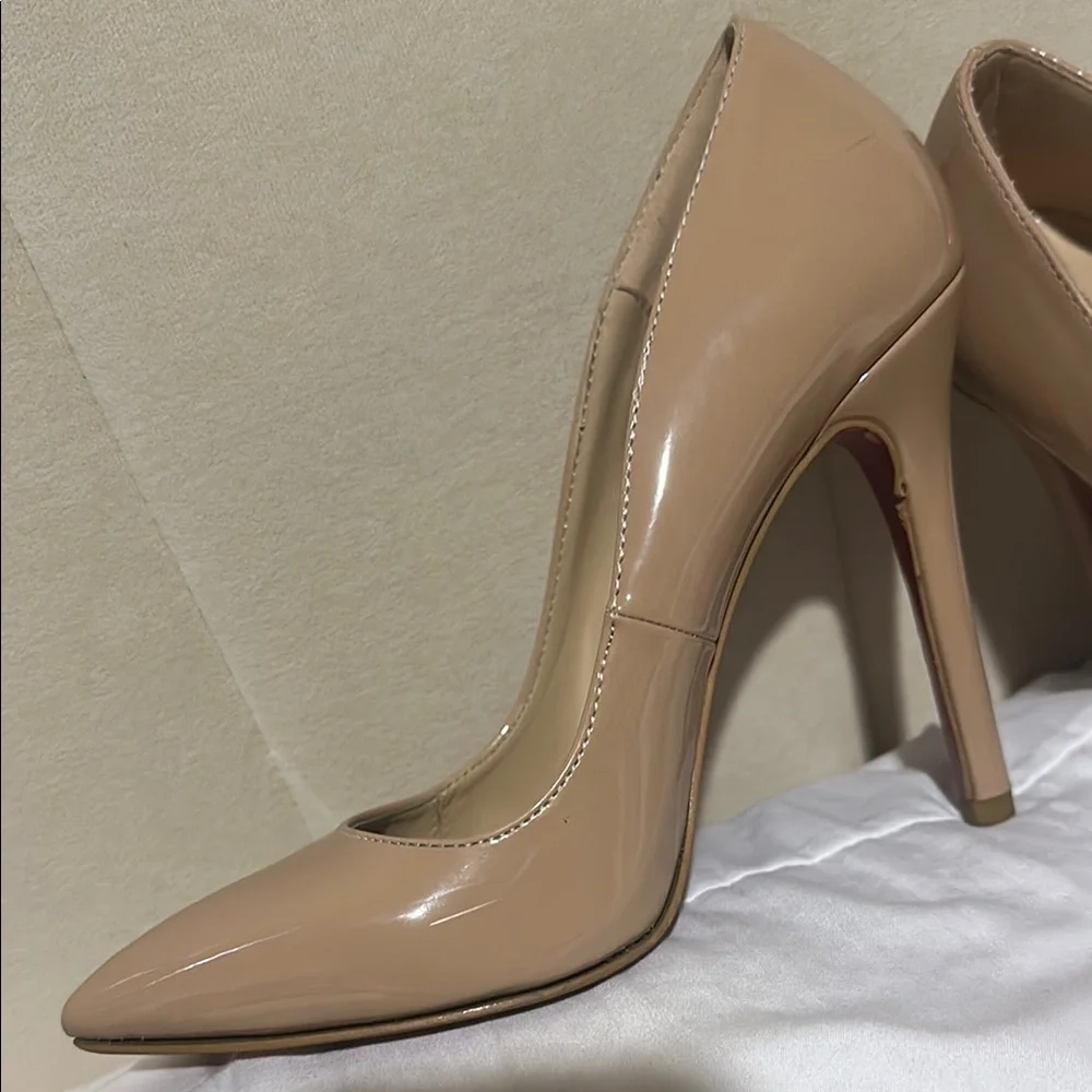 Christian Louboutin Tan Heels Timeless Elegance - Picture 3 of 6